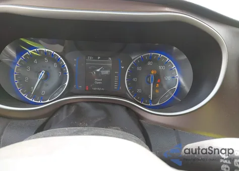 2017 Chrysler Pacifica Touring-L z USA, uszkodzony, nr VIN 2C4RC1BG3HR654362